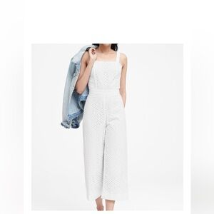 Banana Republic Women’s white eyelet Jumper